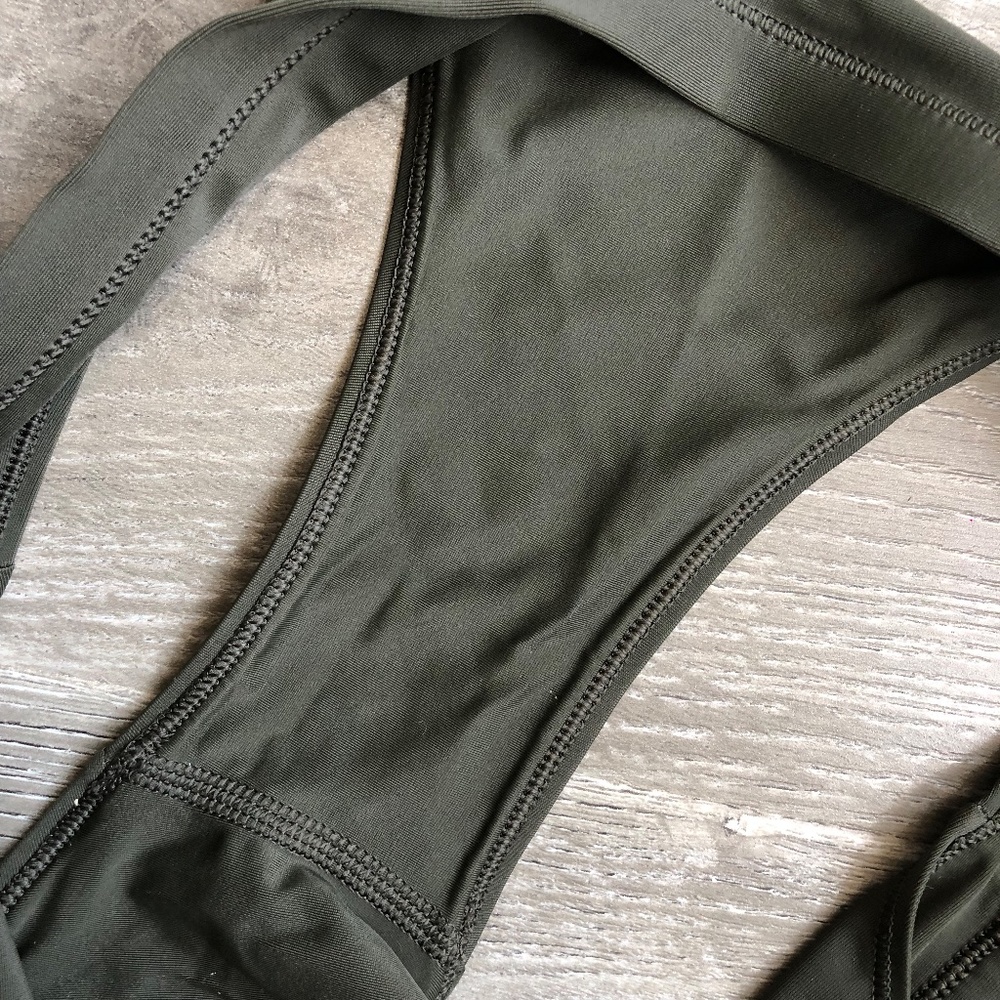 Lululemon Flow Rider Bikini Bottom - Picture 6 of 6